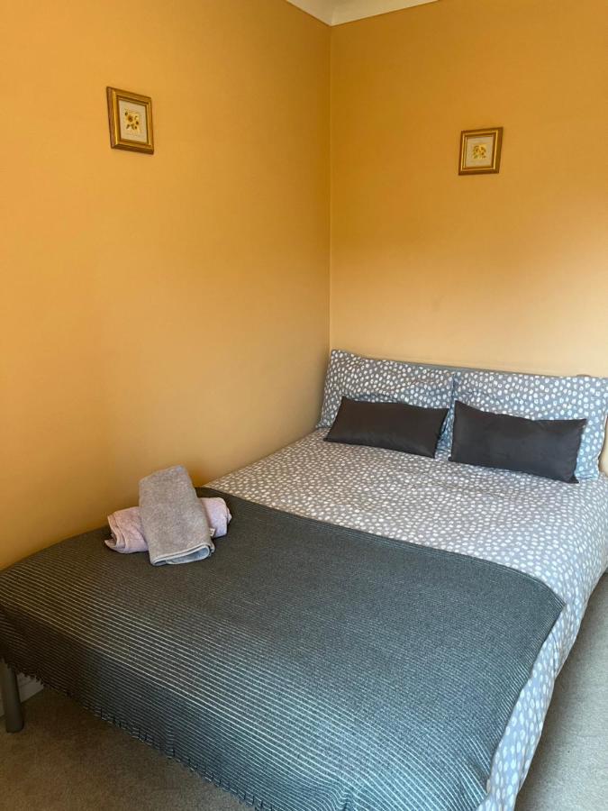 A Cozy House To Stay In Sunny בורנמות' מראה חיצוני תמונה
